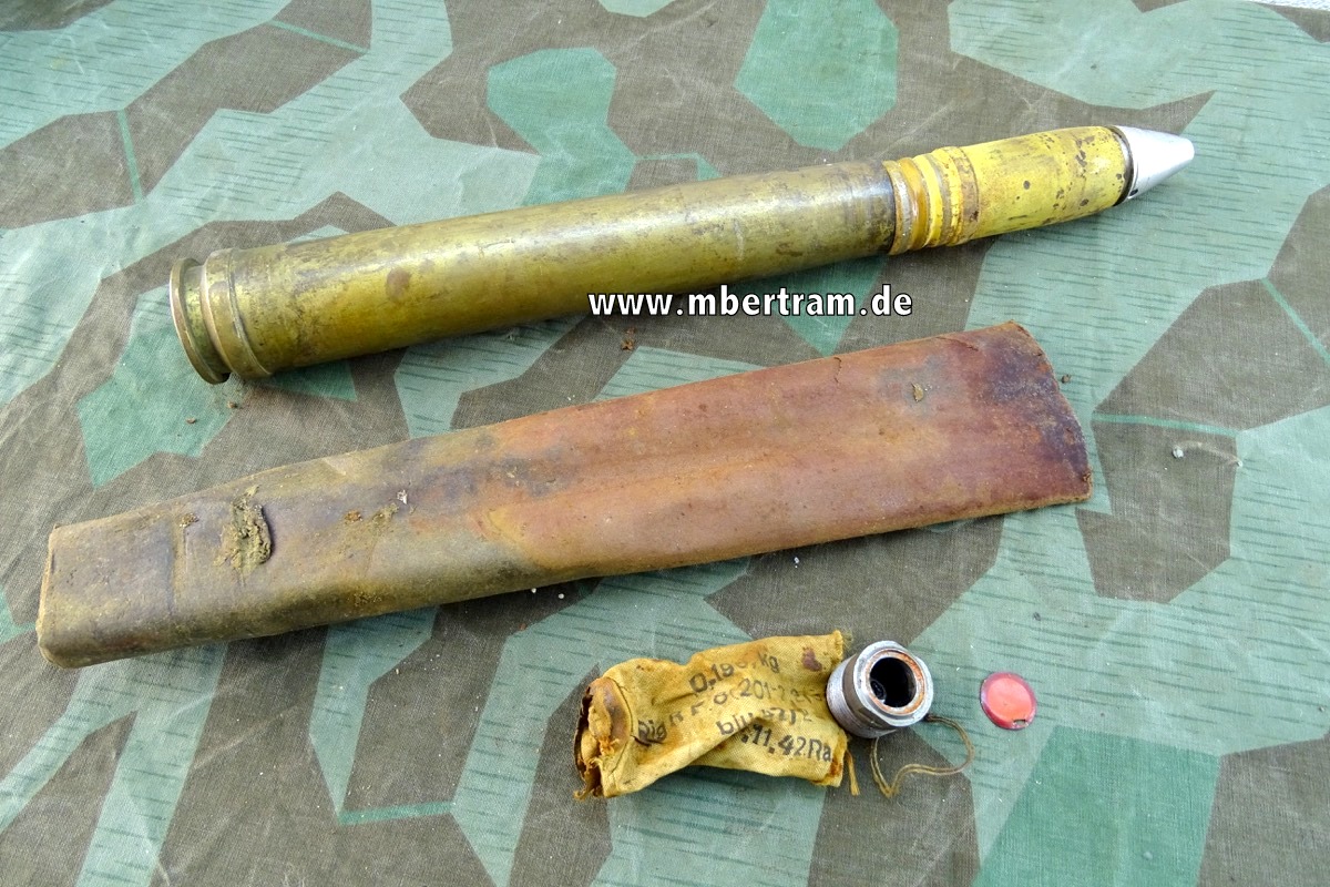 Deutsche 3,7 cm Flak Spreng Leuchtspur Granate, Aluzünder, Beschriftung, Messinghülse