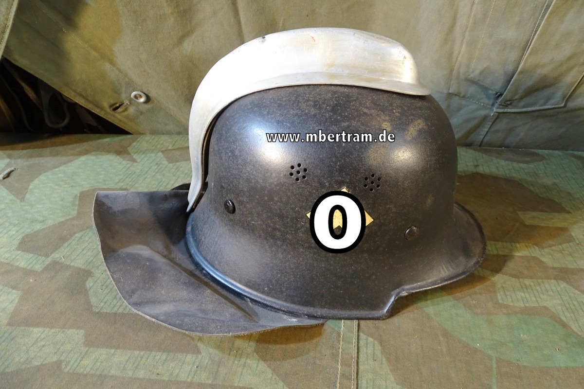 Stahlhelm der Feuerlöschpolizei frühes Modell mit beiden Wappen, SELTEN