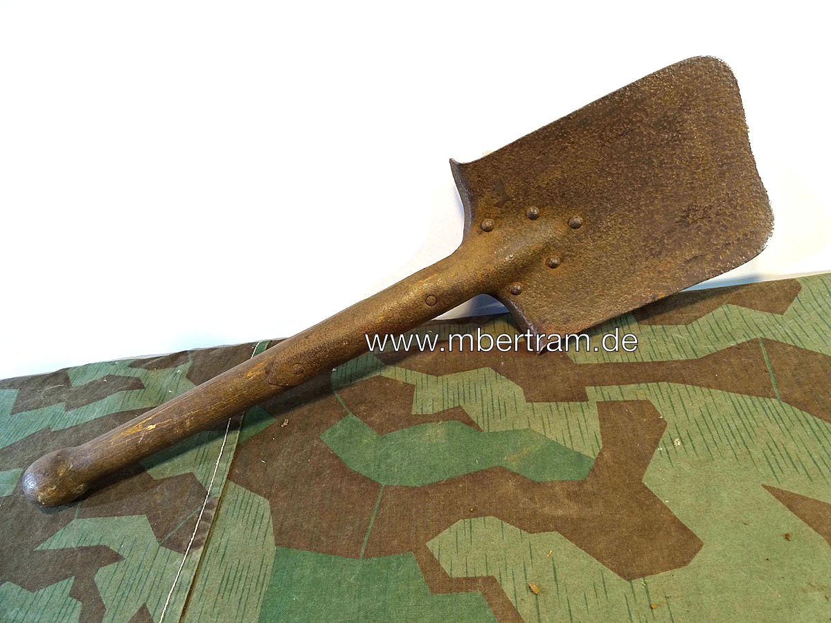 1. Weltkrieg. Kaiserlicher Feldspaten M 1898, spätes Modell ohne Stielring.