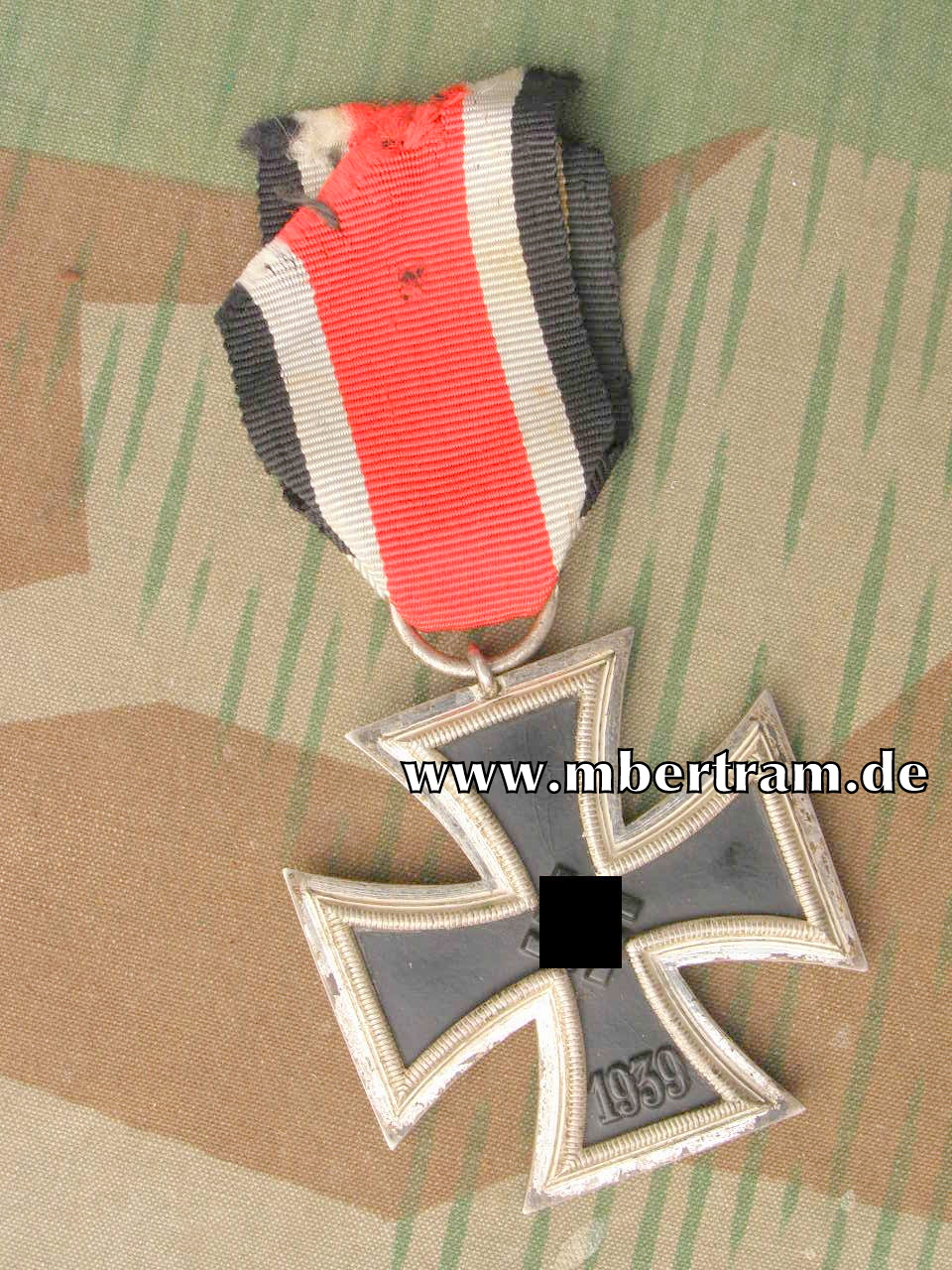 EISERNES KREUZ 1939 2. KLASSE AM BAND o. Hersteller