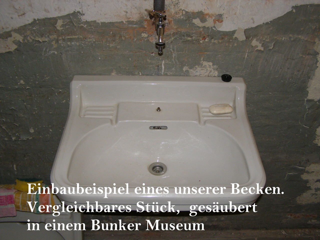 Großes Bunker Handwaschbecken von 1941 mit Wasserhahn. ca. 50x63cm.