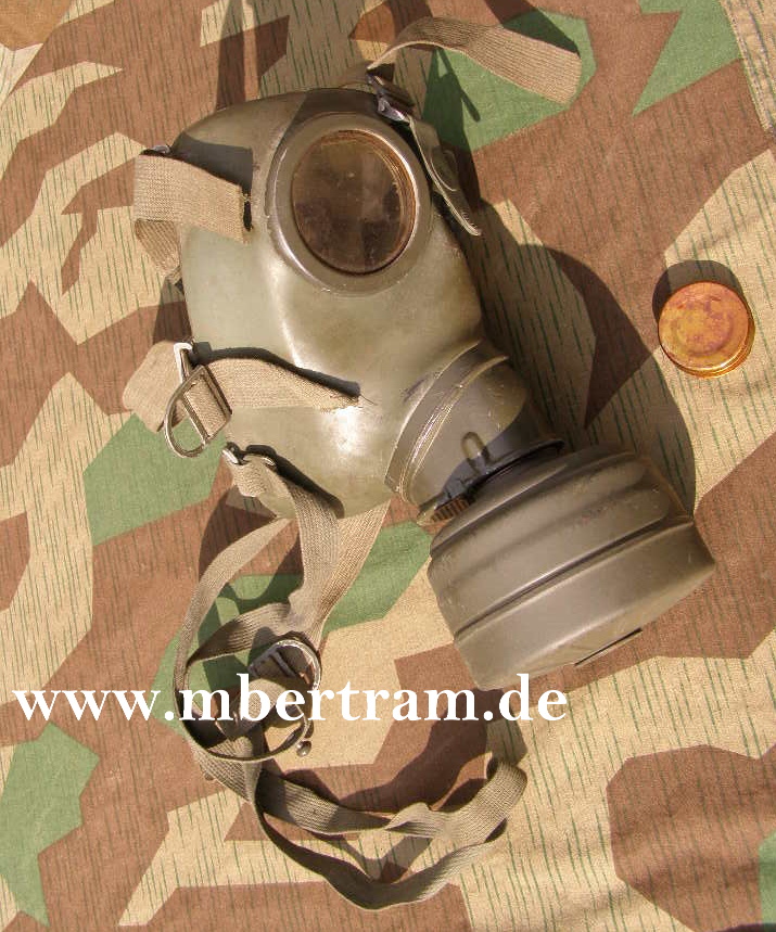 WH, GRÜNE GASMASKE M38 v.1940 MIT FILTER FE 41