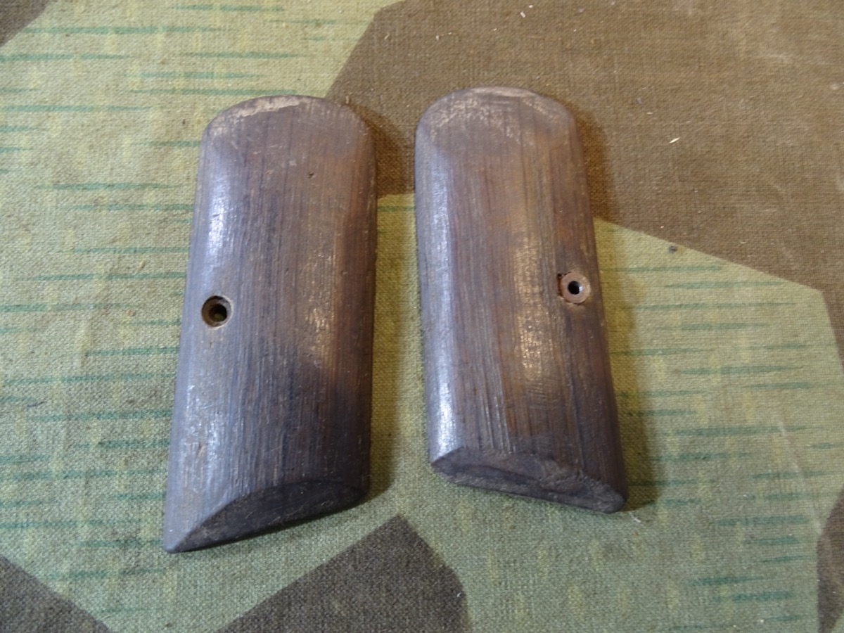 Pärchen Holz Griffschalen 1. / 2. Welktkrieg FN Mod. 1903 oder Pistole Fa. Stock?