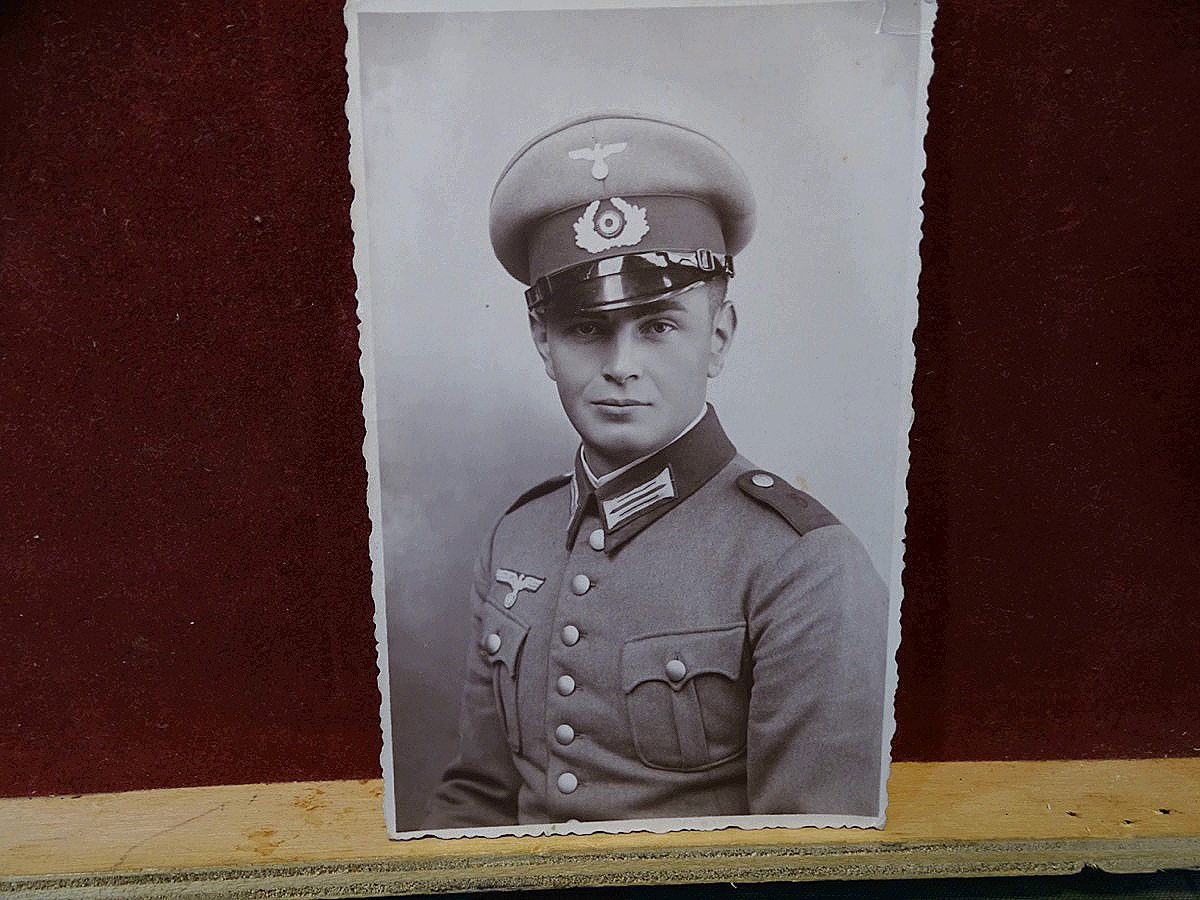Portrait Postkarte, Frühe Wehrmacht, Schirmmütze mit frühem WH Adler, ( Pionier ? ) Rgt. Nr.  5
