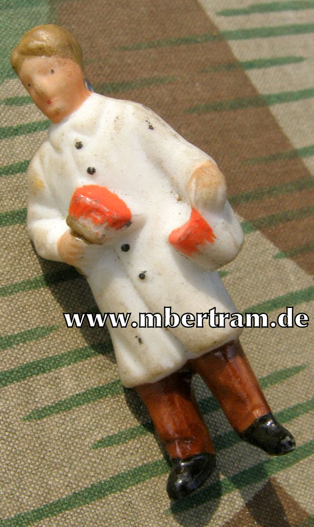 WHW, März 1939. Farbige Porzellanfigur: Maler / Anstreicher