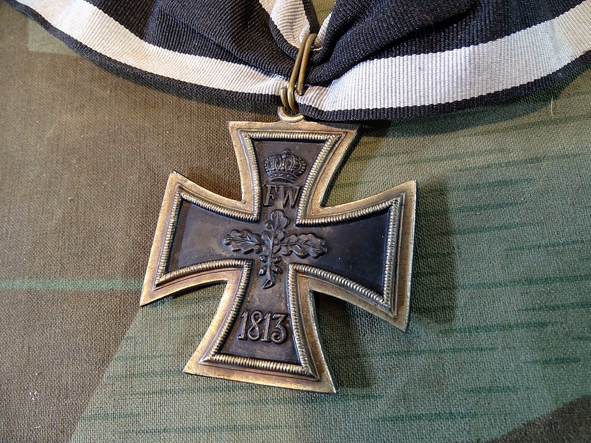 Replik: Grosskreuz des Eisernen Kreuzes 1870 mit langem Bandabschnitt