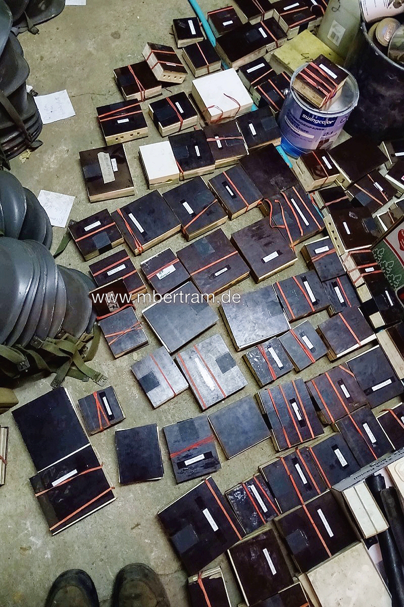 20071-16 135 Gussformen für historische Pistolen und MP / MG Griffschalen , komplettes Gewerbe