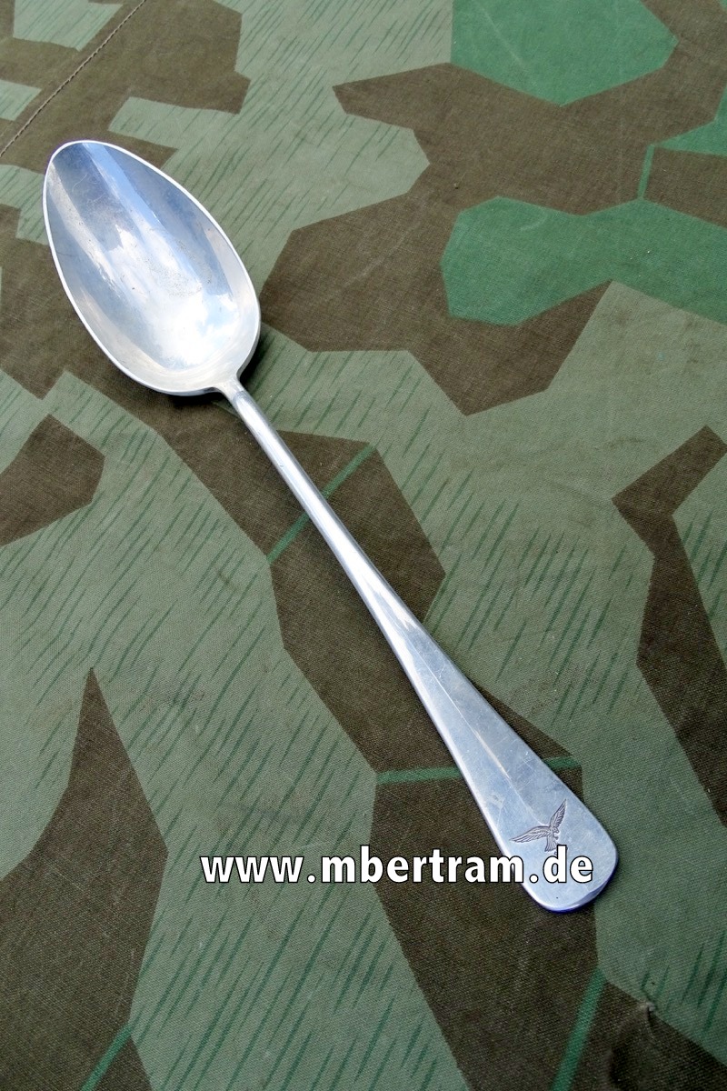 Großer Vorlege Löffel Luftwaffe, Adler, Fl.U.V.  HMZ 39, Aluminium