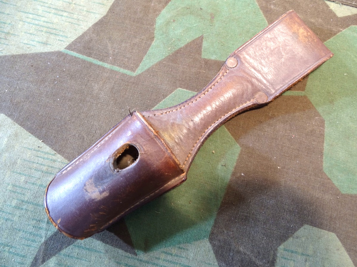Luftwaffe / Kriegsmarine : Brauner Leder Ausgeh Koppelschuh für Extra Seitengewehr 98, guter Zustand. 