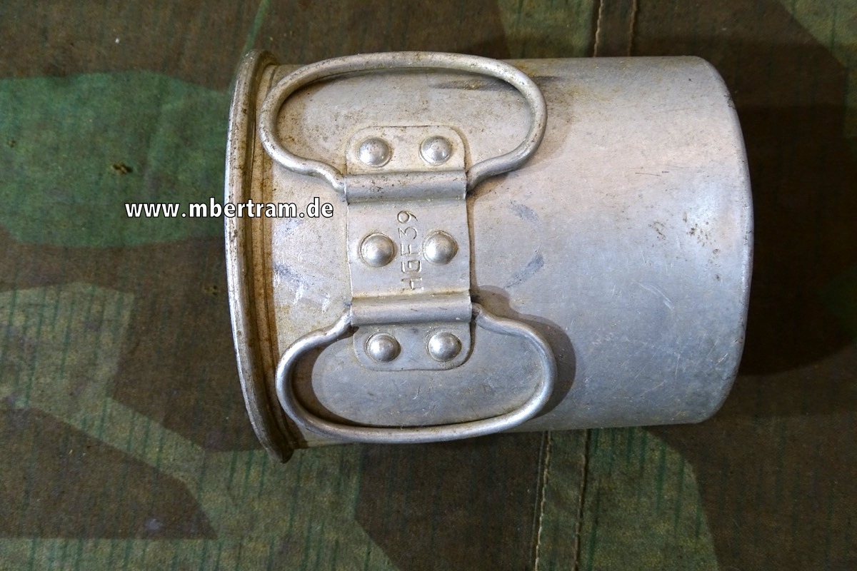 20298-1 Feldflaschen Trinkbecher für HJ / Allg SS / NSKK / Parteimodell  " HGF 39"