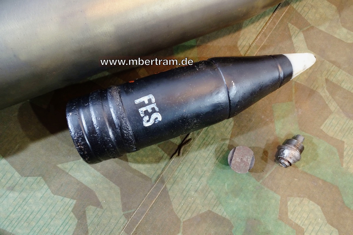 10382-25cd8DntY2hfY6 Wehrmacht Deko Sturmgeschütz Panzer Granate 7,5cm KWK 40 mit Hülse, Bodenzünder und Zündschraube