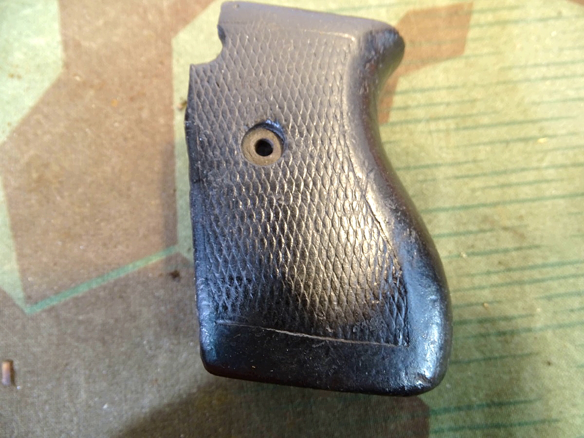 Einteilige Holz Griffschale für 7,65 er Pistole , Mauser 1934