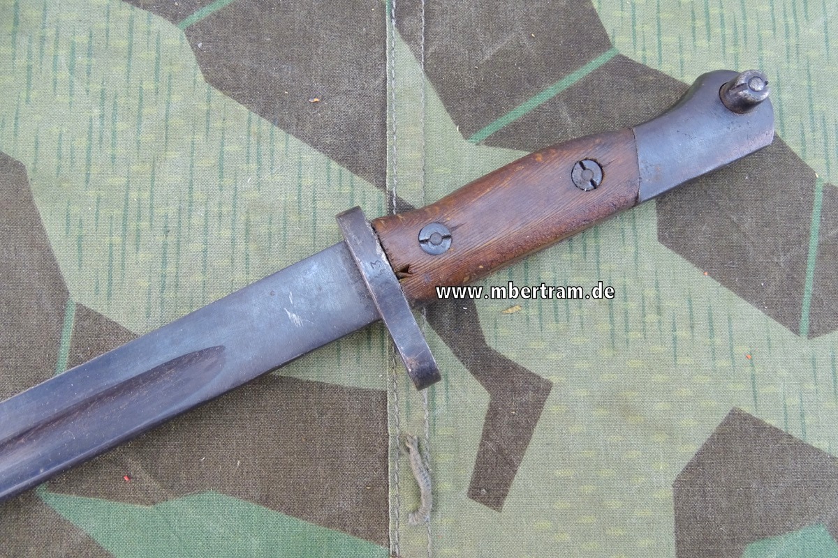 Langes Seitengewehr, uns unbekannt, wohl Variante des  M 98/22, ohne Scheide
