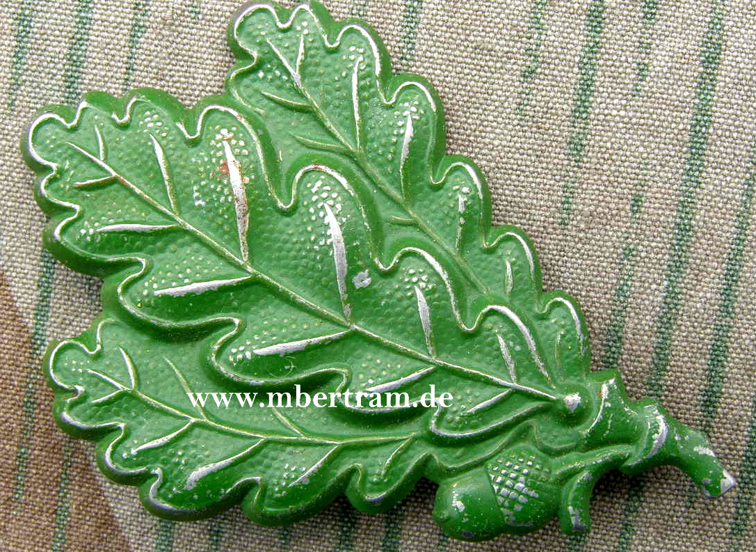 Wehrmacht Mützeneichenlaub Jägertruppe Feinzink, Variante in Grün