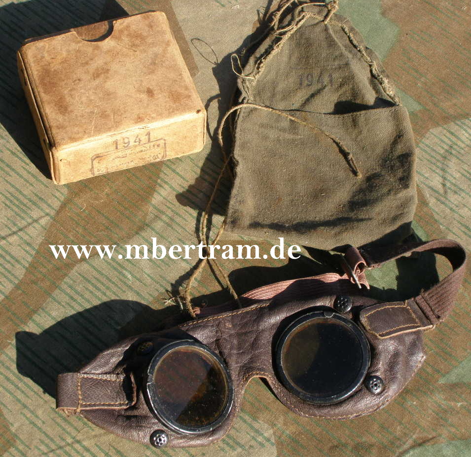 Wehrmacht Kradfahrerbrille, Schutzhülle, Pappschuber 1941
