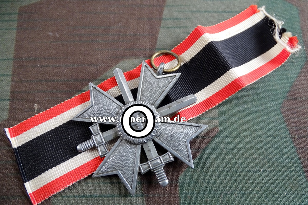 KRIEGSVERDIENSTKREUZ 2. KL. 1939 MIT SCHWERTERN AM BAND, Hst: "24"
