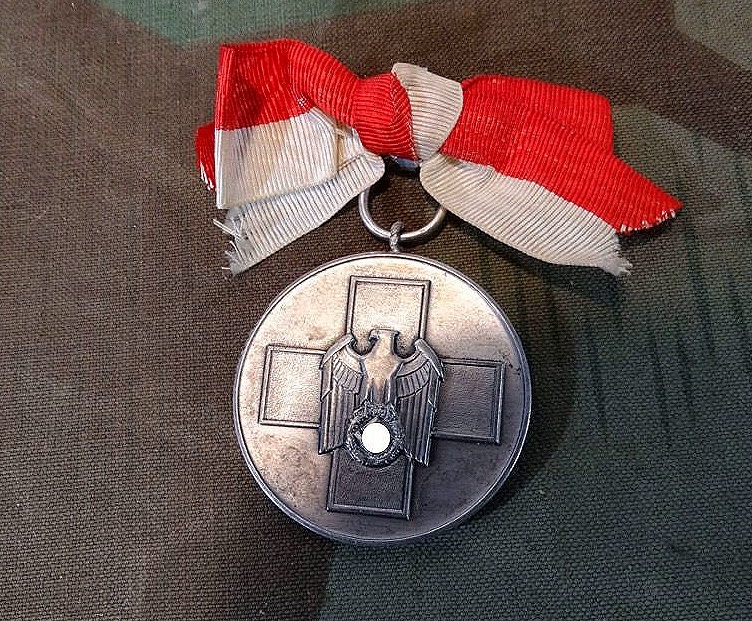 Medaille für deutsche Volkspflege an Damenschleife