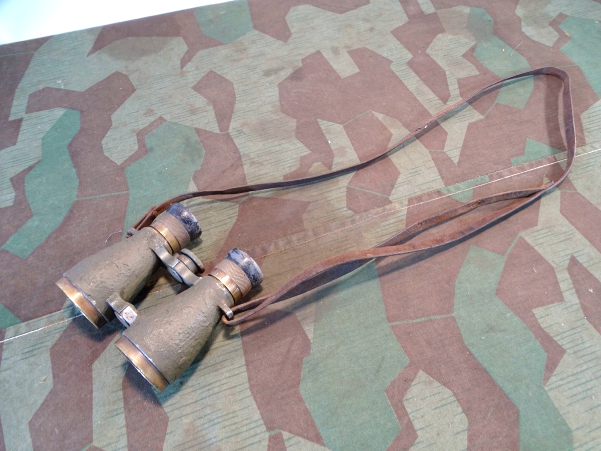 1. Weltkriegs Dienstglas 08 mit altem Riemen, feldgrau
