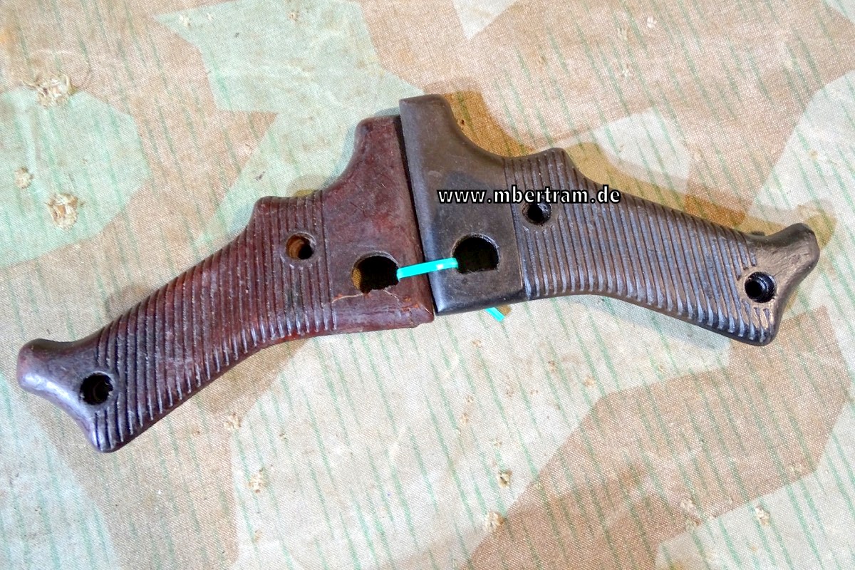 Pärchen braune MG 42 Bakelit Griffschalen, genutzte Originalstücke