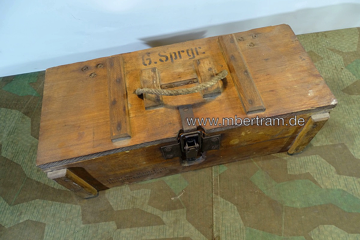 Holz Munitionskiste für 30 Gewehr Spreng Granaten mit Schrift und Etikett