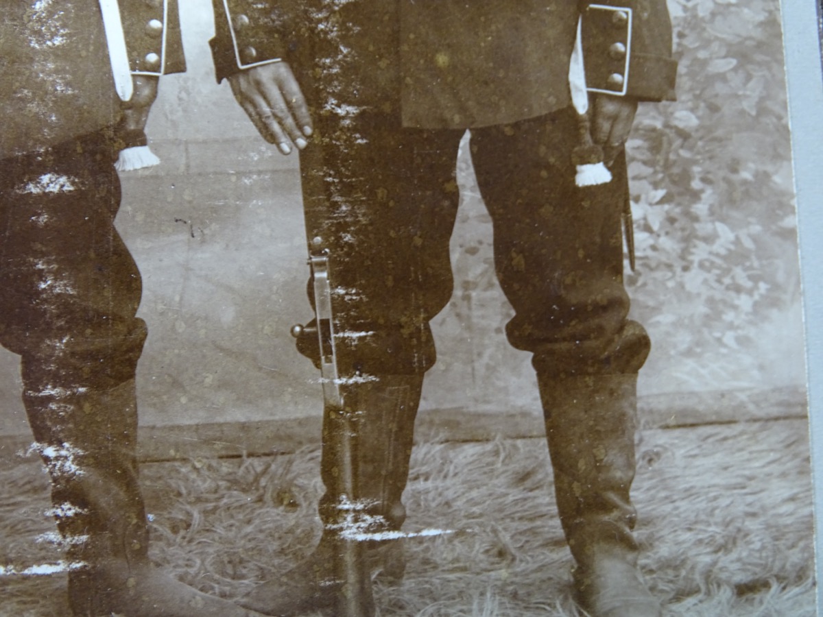 Studioaufnahme von 2 preussischen Soldaten um 1890, mit Gewehr 88 und SG 71