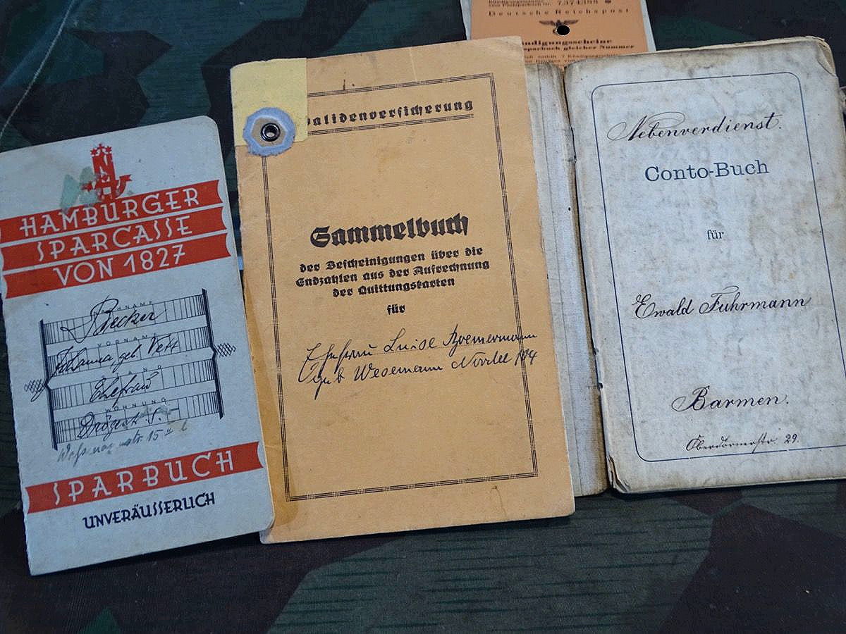 ca. 35 historische Dokumente und Ausweise. Günstiges Konvolut für Ausweis- und Dokumentensammler, 1€ pro Stück