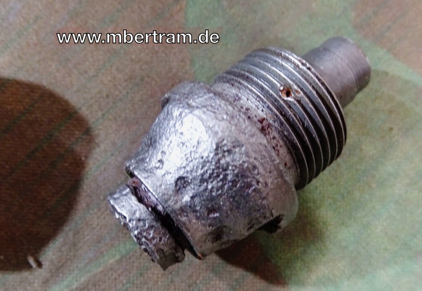 10382-4M5ivQnrYKAyYP Wehrmacht Deko Sturmgeschütz Panzer Granate 7,5cm KWK 40 mit Hülse, Bodenzünder und Zündschraube