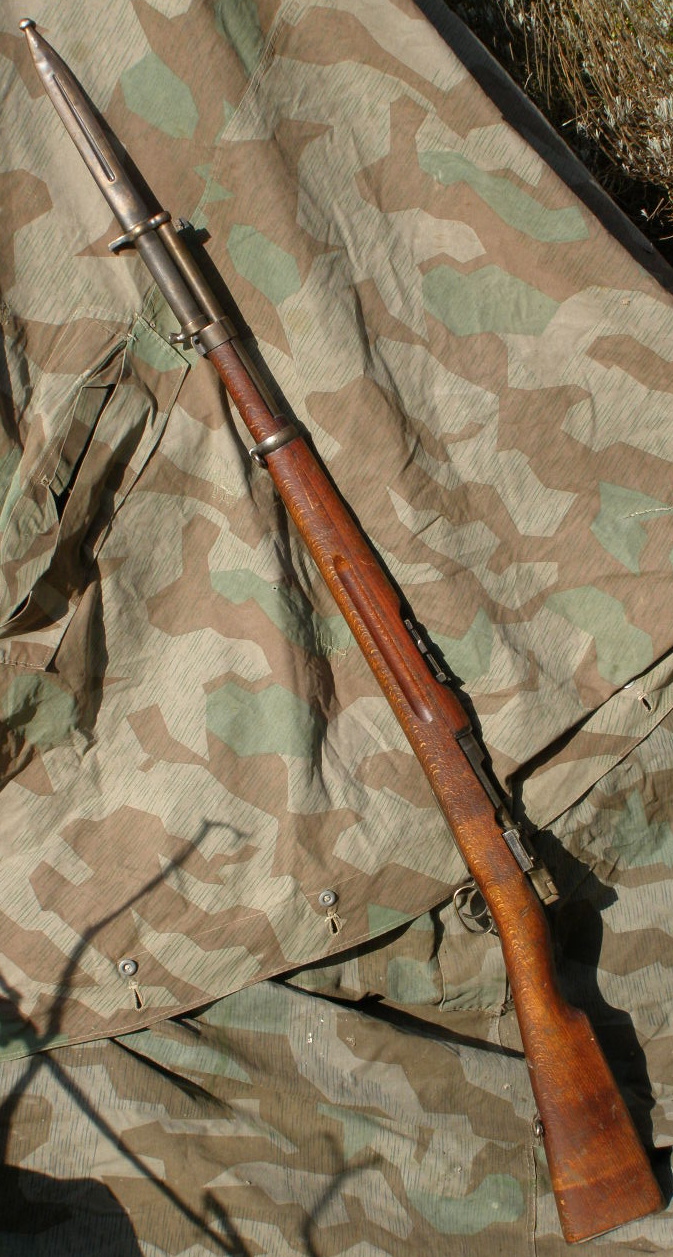 8136-1 Schweden: Deko Mauser Gewehr M 38, 1941, Bajonett, nrgl.