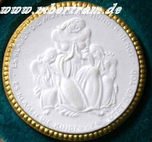 2359-8 4 Porzellan Medaillen, schs. Rotes Kreuz" 1921, Meissen