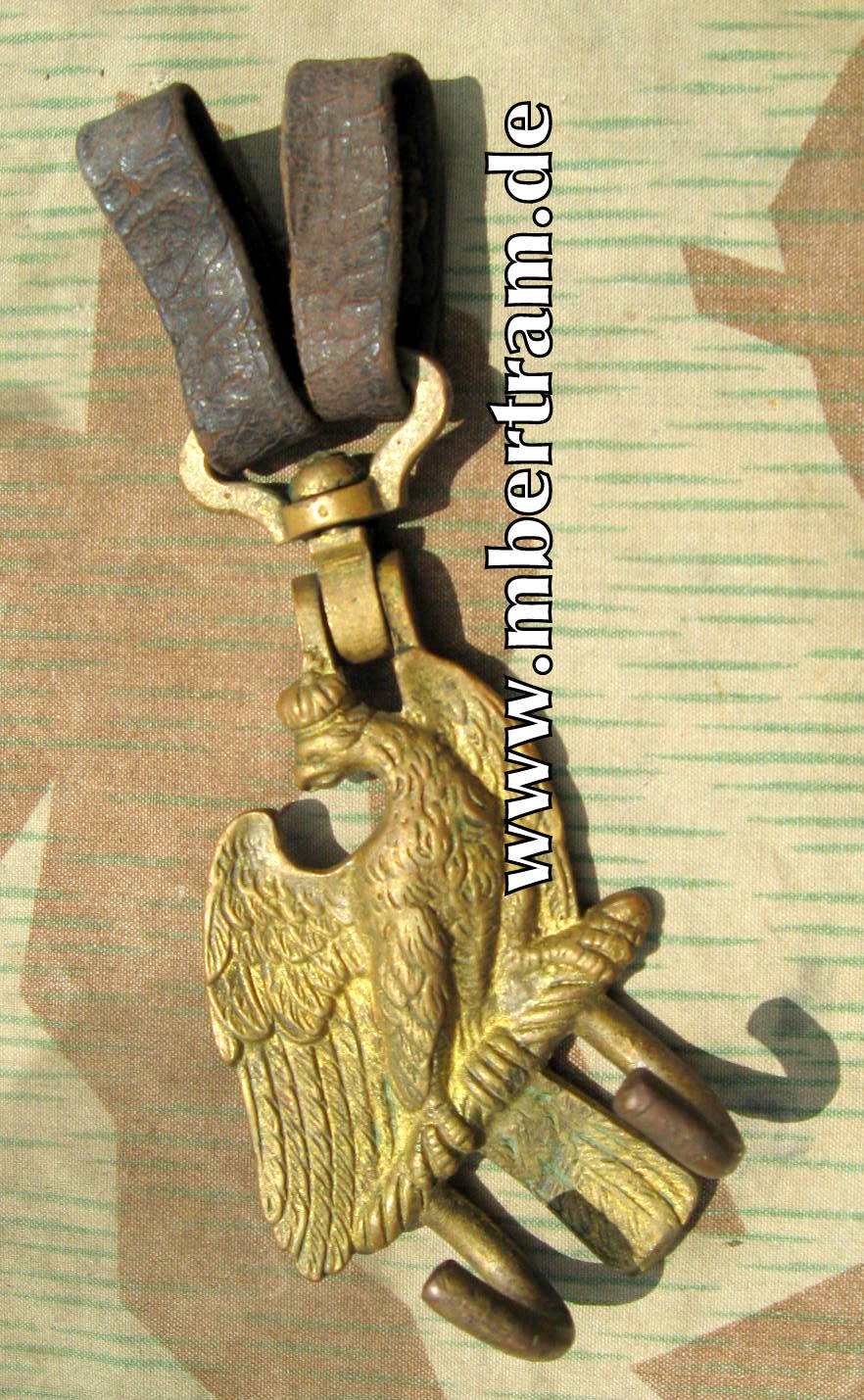 Trommeltrage , Messing. Mit preussischem Adler mit Krone