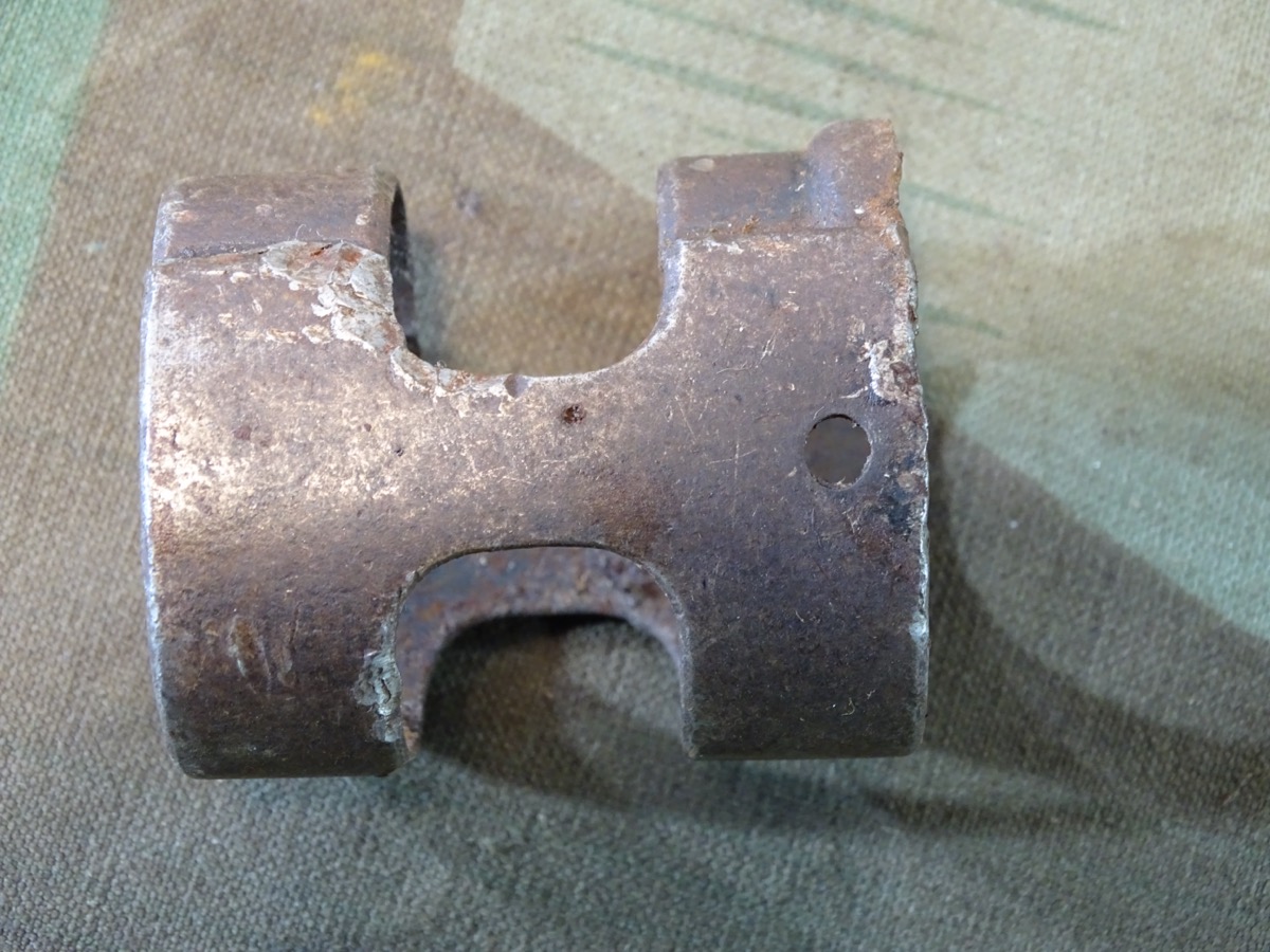 Vorderer Laufhaltering für K 98 , könnte für K 98 Karabiner 33/40 für Gebirgsjäger sein. 