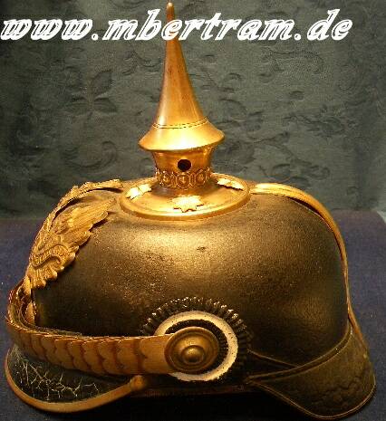 876-3 Preussische Offizierspickelhaube , Leder.