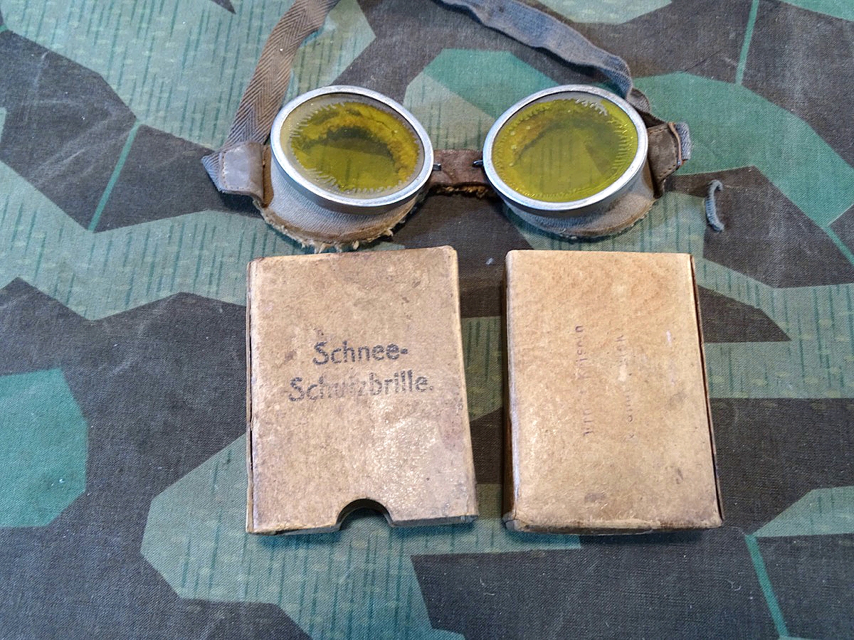 Wehrmacht Gebirgsjäger Schnee-Schutzbrille im Umkarton, schönes Set