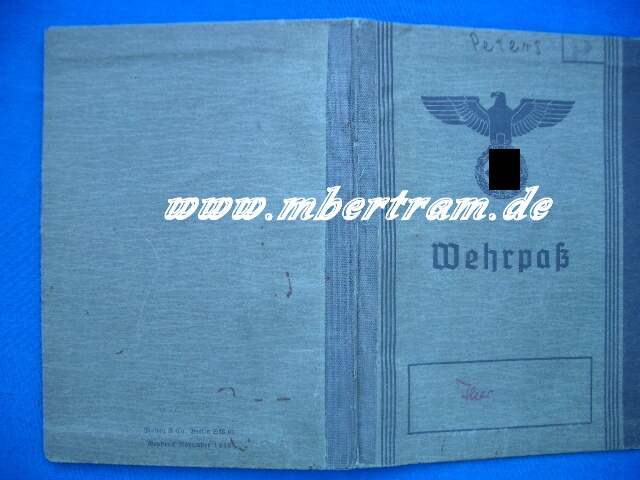 Wehrpass 2 tes Modell . H.Peters, 1944 ,1. Landessch. Btl.479, ausgebildet Gewehr 302 (f) " Let