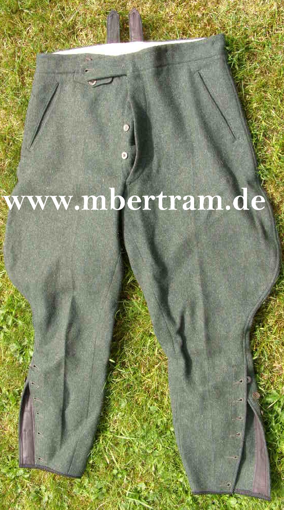 Wehrmacht/ Waffen SS, dunkelgrüne Offiziers Breecheshose