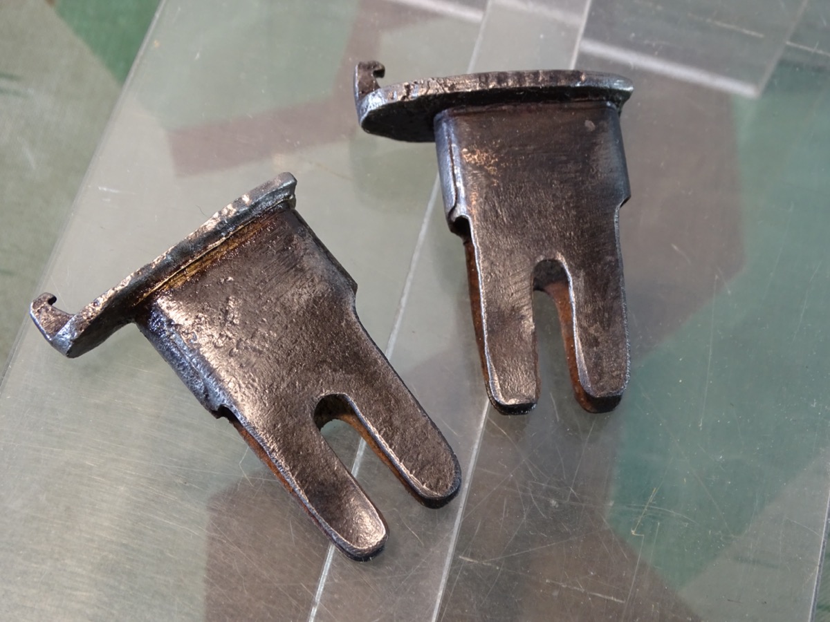 2 Mundbleche für Scheide des norwegischen Bajonetts M1894/14 2 Mundbleche für Scheide des norwegischen Bajonetts M1894/14