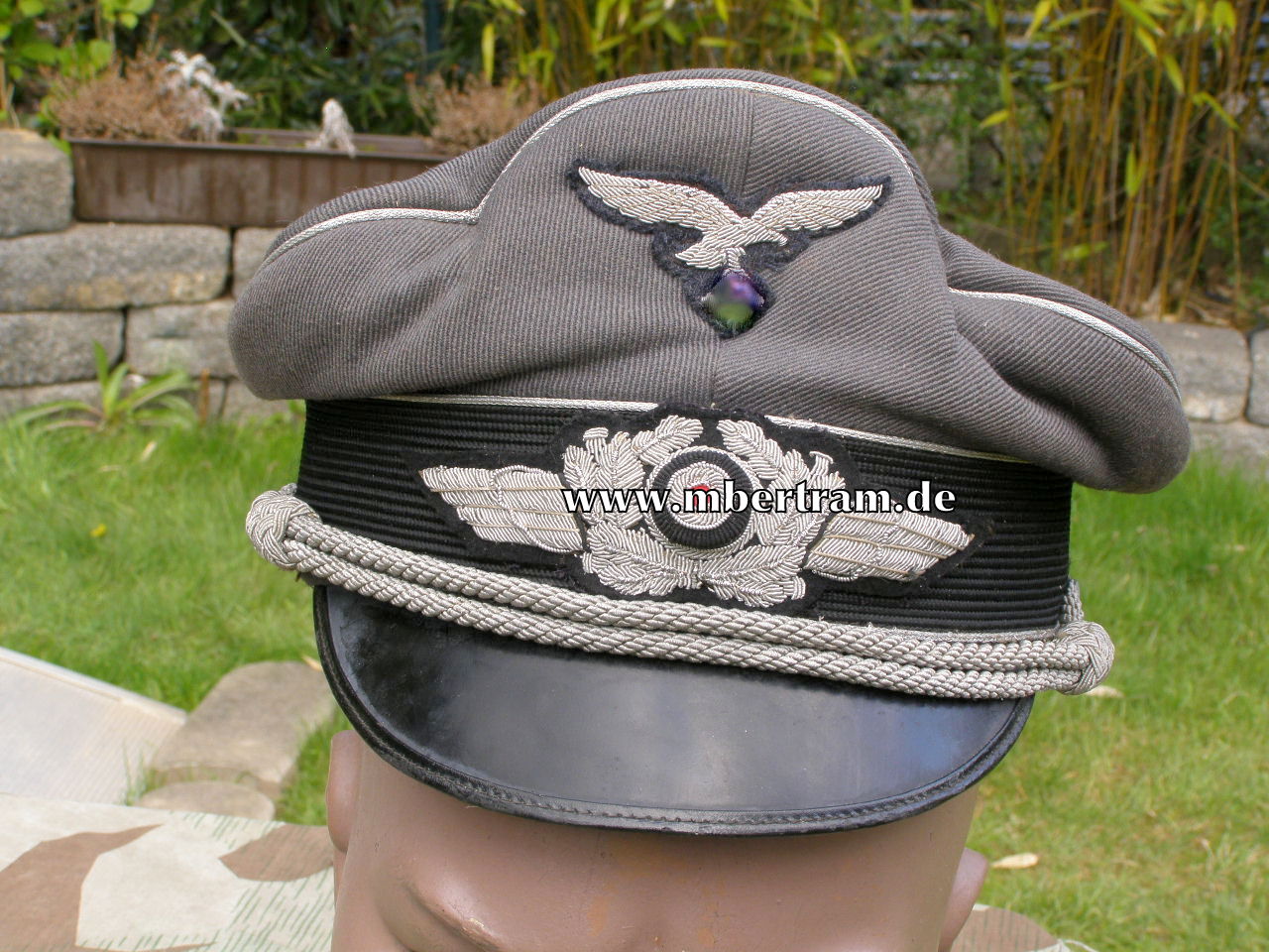 Luftwaffe Offiziers Schirmmütze. " Knautschform" um 1943