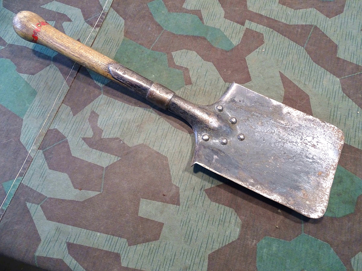 Feldspaten M 1874, Reichswehr , Marke : LC 1923