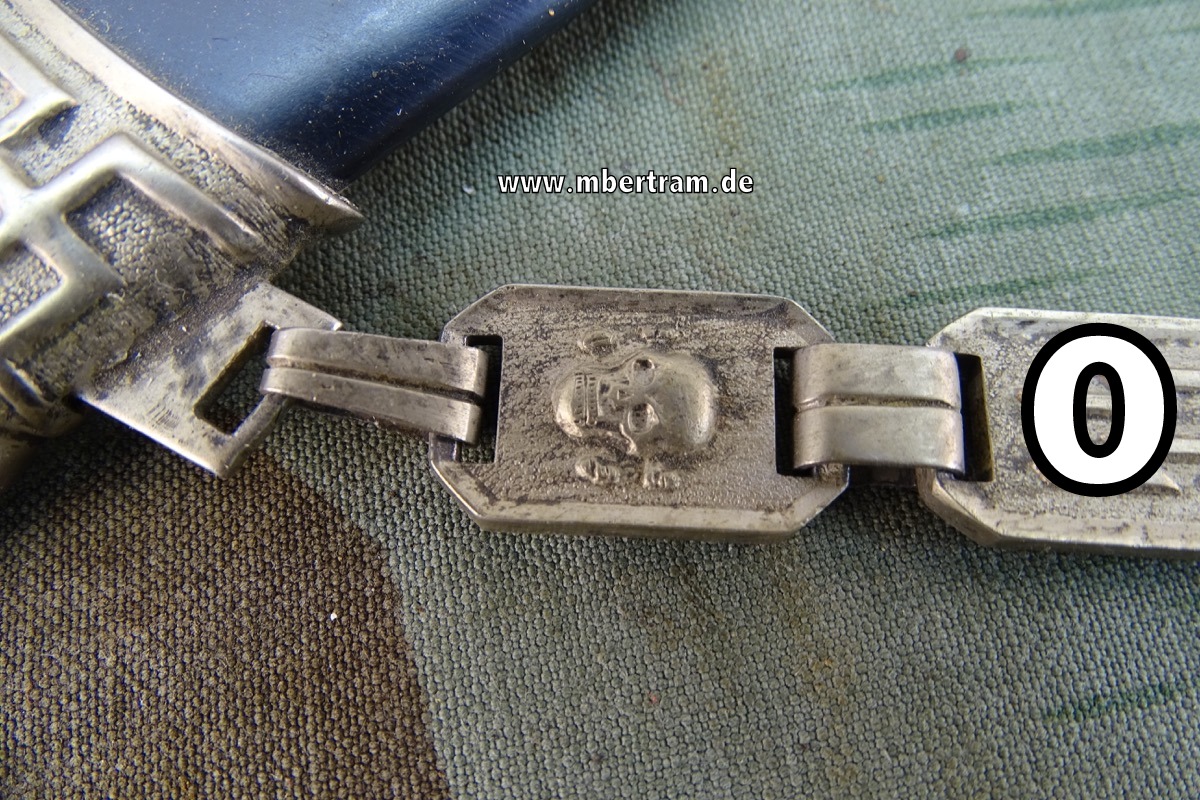 17529-12 Frühe Teilreplik: SS Ketten Ehrendolch mit geätzter, vergoldeter Klinge, Eickhorn