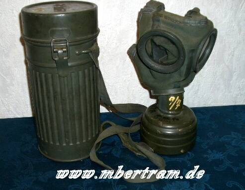 2.WK. Stoffbezogene Gasmaske in hoher Dose