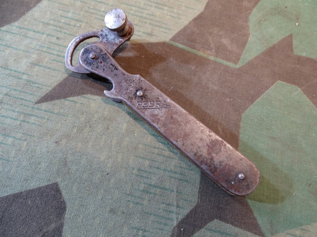 Alter Dosenöffner 30er / 40 er Jahre, so auch bei Wehrmacht benutzt
