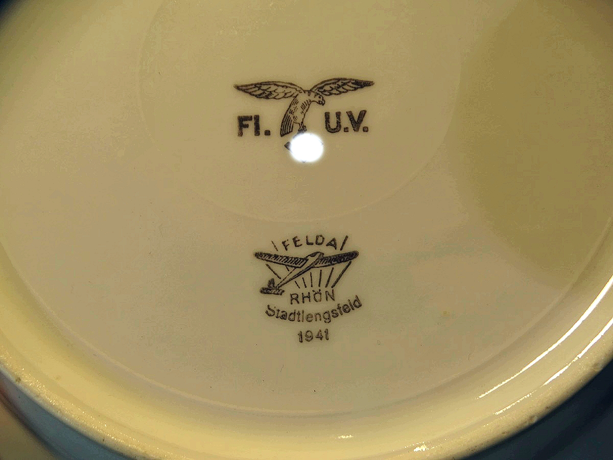 Luftwaffen Essteller ca. 23,5cm. Stempel:"LW Adler,  FL.U.V. Felda Röhn, Stadtlengsfeld 1941"