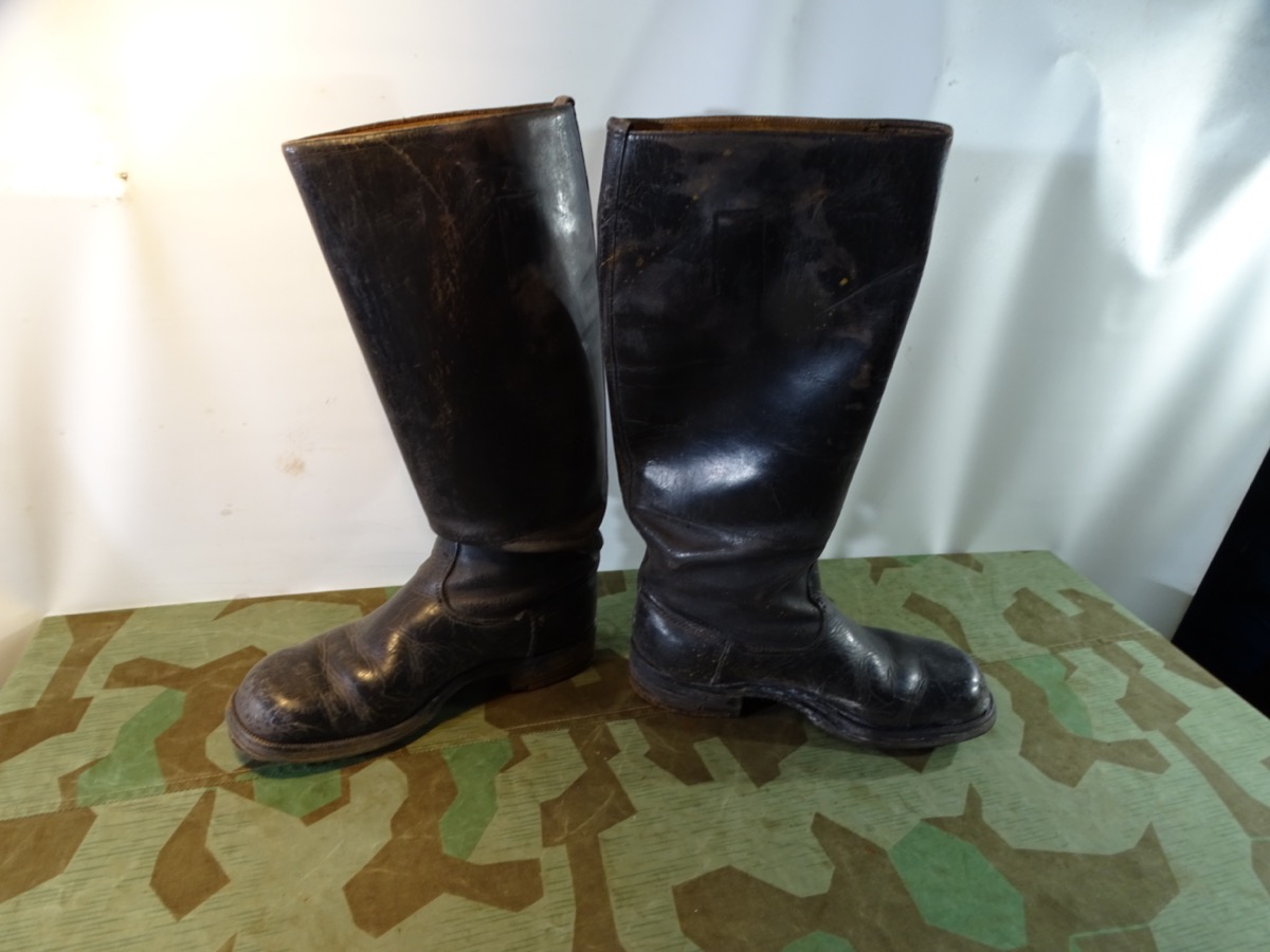 Genagelte Knobelbecher / Marschstiefel für Unteroffiziere und Manschaften der Wehrmacht. Genagelte Knobelbecher / Marschstiefel für Unteroffiziere und Manschaften der Wehrmacht.
