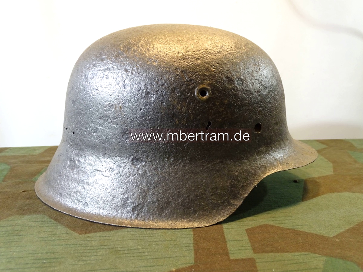 Wehrmacht Stahlhelmglocke M 42 , gereinigt.