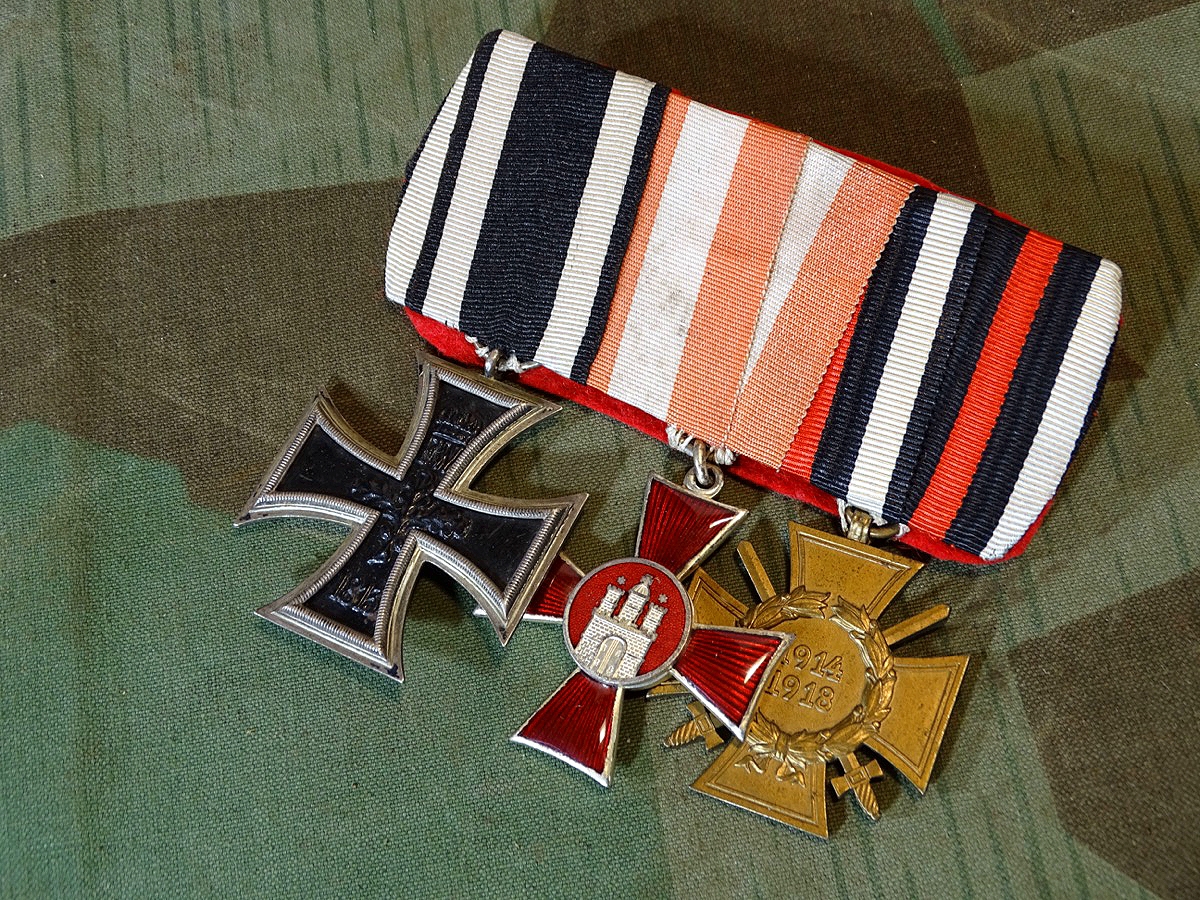 3er Ordenspange: EK 2 1914, Hanseatenkreuz Hamburg, Ehrenkr. f. Frontkämpfer