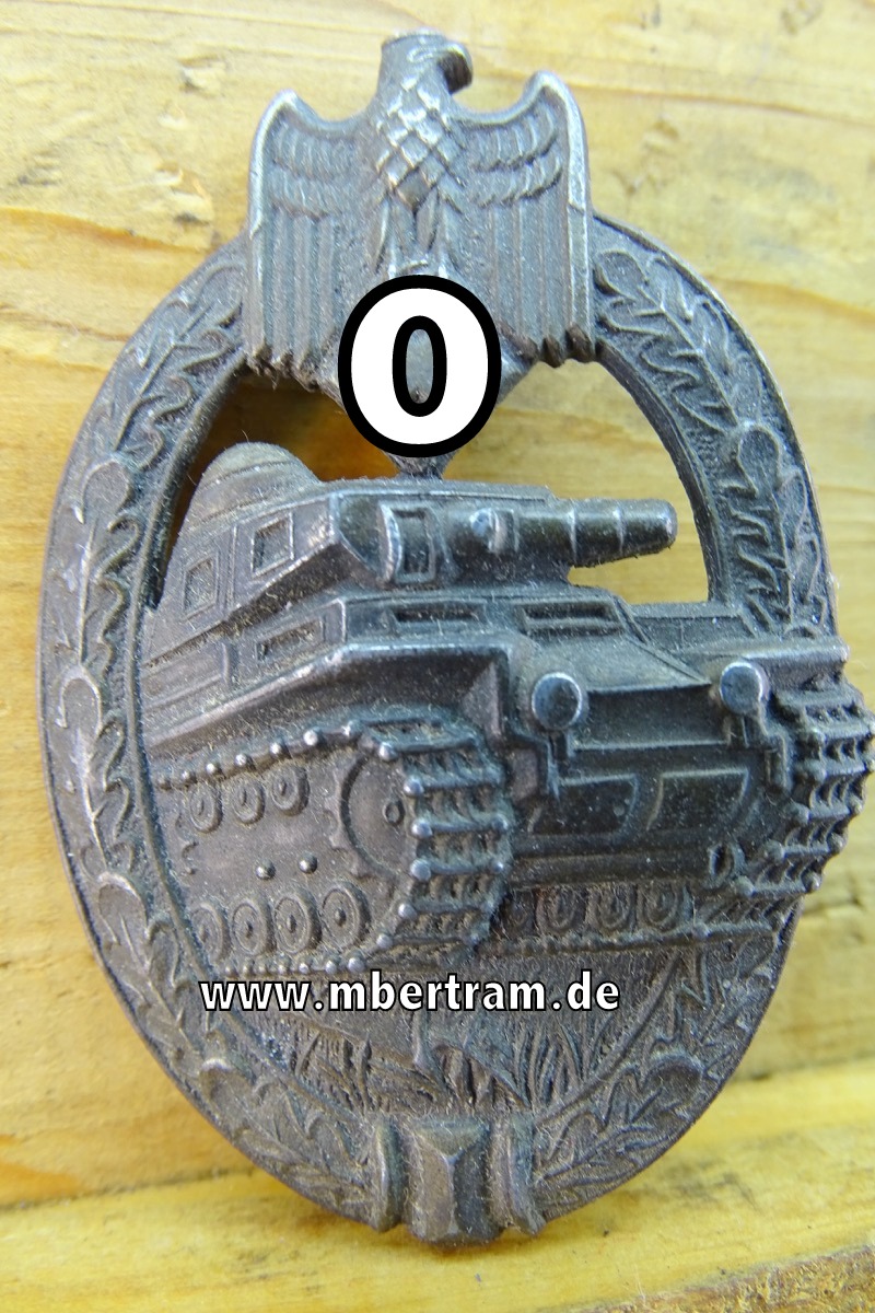 Panzerkampfabzeichen bronze , Feinzink, halb-hohl geprägt, Hersteller A.S.