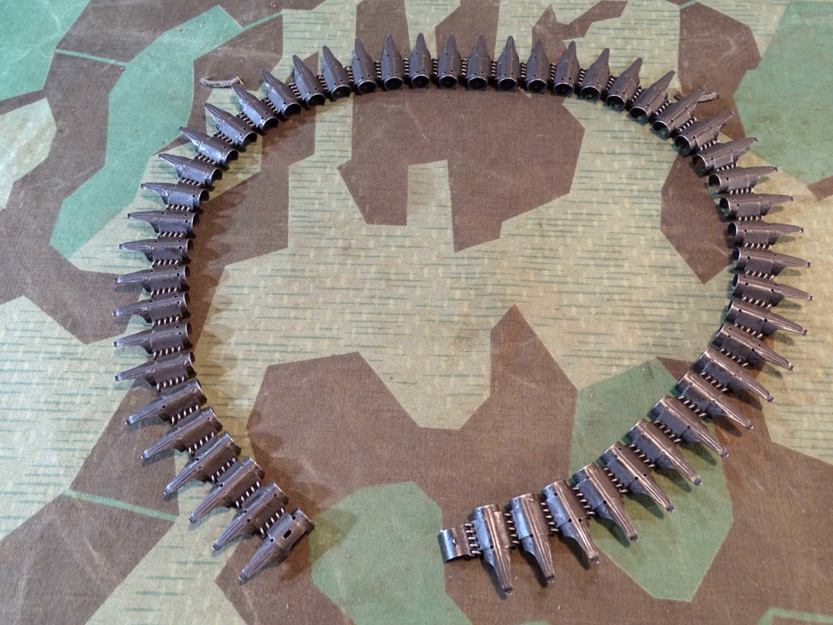 50er Gurtkette für MG 42/ MG 34  " fem 11.41" H.Hülter Metallwarenfabrik Iserlohn 50er Gurtkette für MG 42/ MG 34  " fem 11.41" H.Hülter Metallwarenfabrik Iserlohn