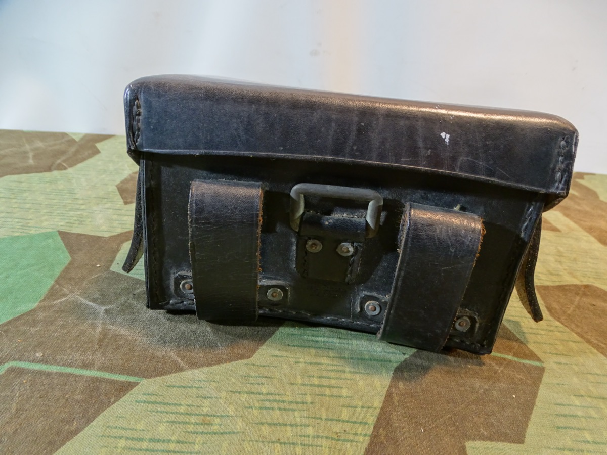 Schwarze Wehrmachts Sanitäter Koppeltasche in schönem Zustand um 1938/39,  A.  Rommeda Bielfeld