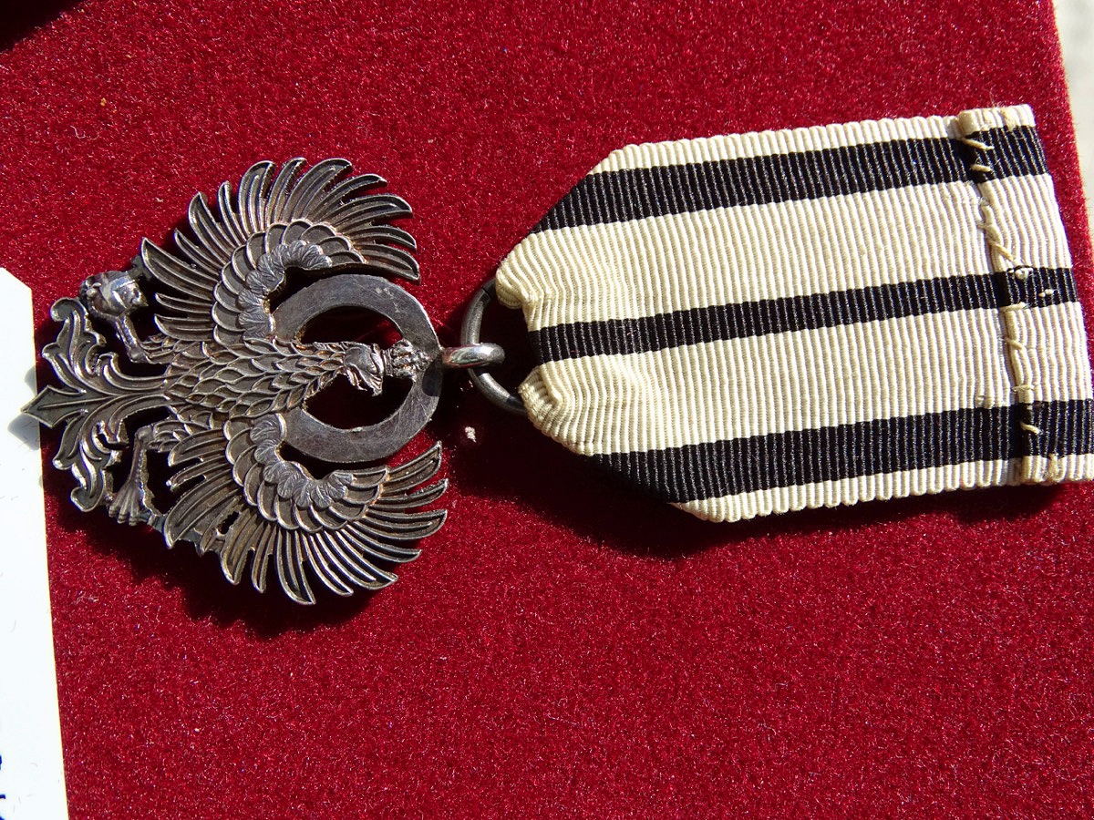 Königlicher Hausorden von Hohenzollern, Adler der Inhaber