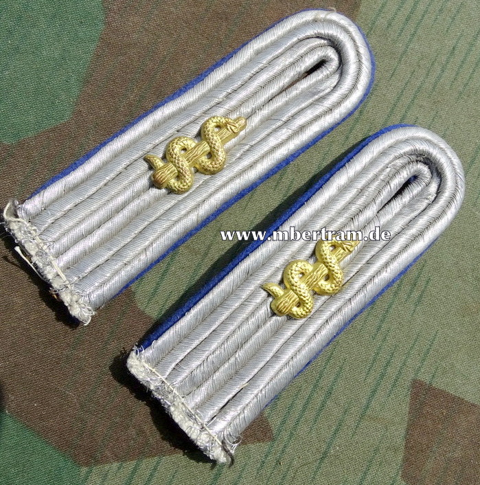 Paar Schulterklappen, Wehrmacht, Assistenzarzt